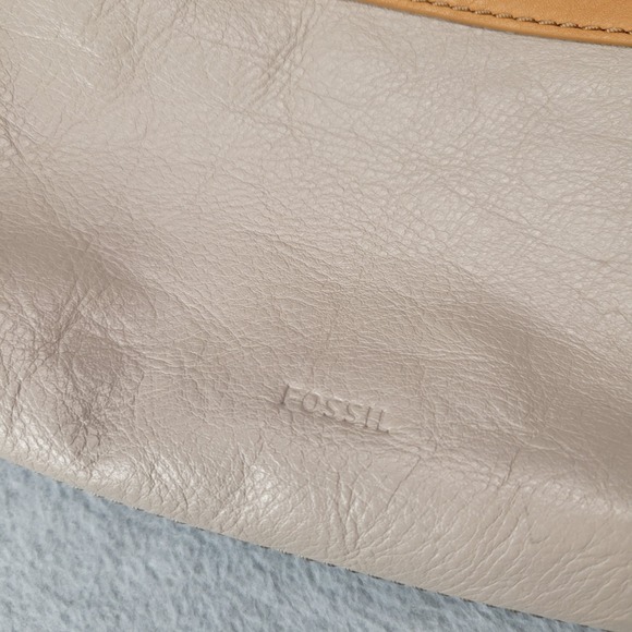 Fossil Fiona Gray White Cowhide Leather Small East West Crossbody Bag - Picture 2 of 15